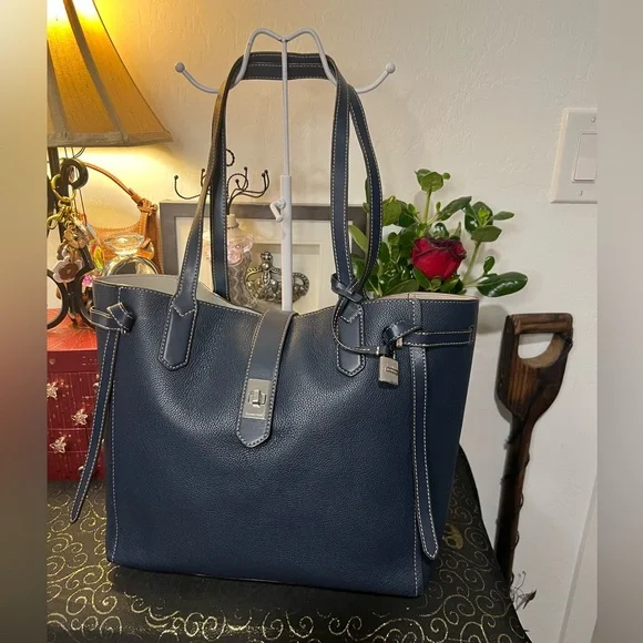 Michael Kors Navy Blue Tote Bag - Picture 2 of 16